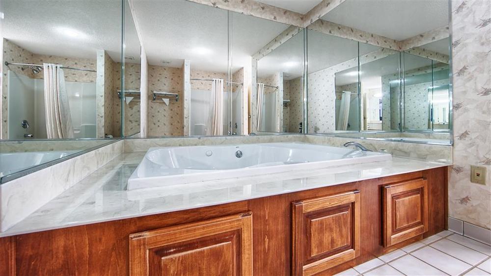 Best Western Hawkinsville Inn & Suites Room photo