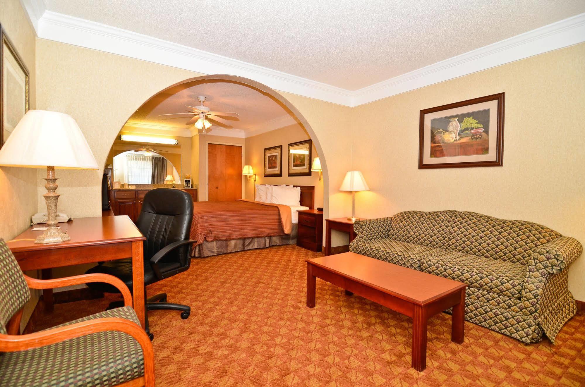 Best Western Hawkinsville Inn & Suites Exterior photo